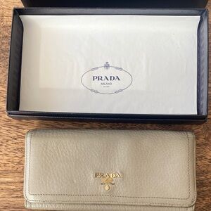 Prada Women's Trifold Leather Wallet